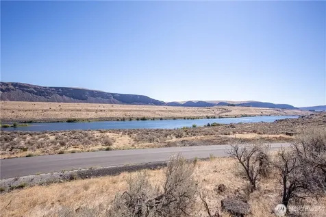600 Ravens Home Lane Malaga WA 98828