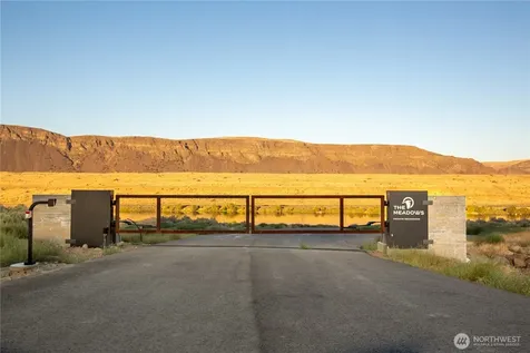 375 Ravenwing Lane Malaga WA 98828