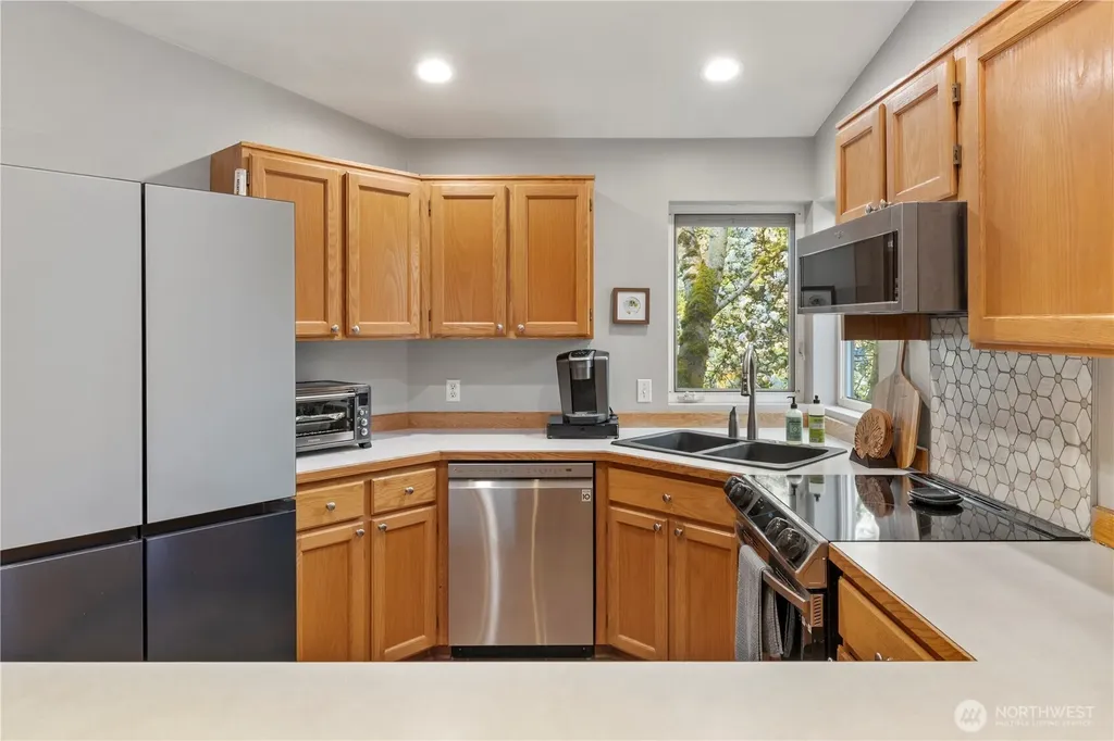 6352 24th Avenue SW Seattle WA 98106