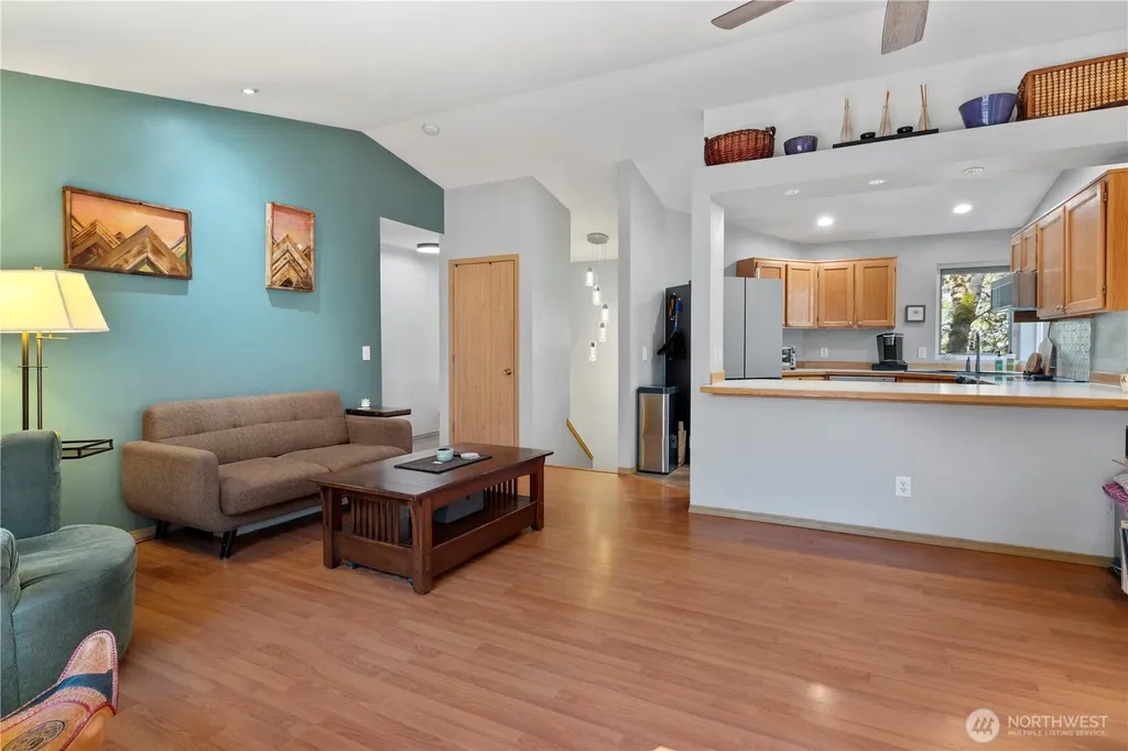 6352 24th Avenue SW Seattle WA 98106