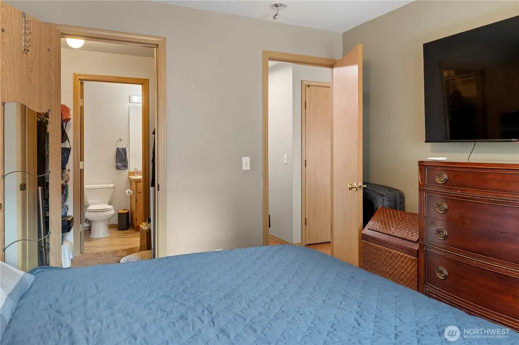 6352 24th Avenue SW Seattle WA 98106