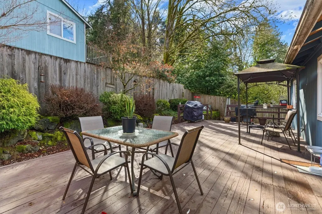 6352 24th Avenue SW Seattle WA 98106