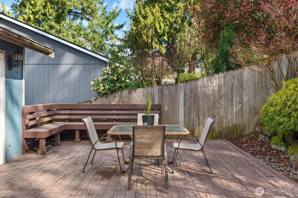 6352 24th Avenue SW Seattle WA 98106