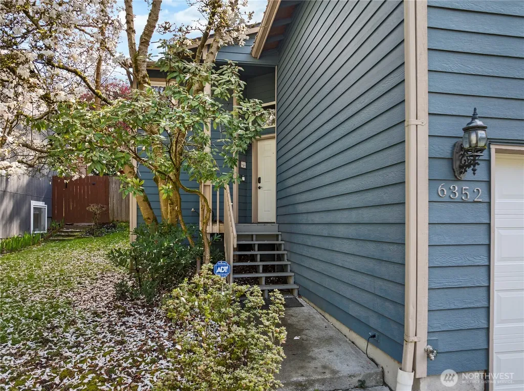 6352 24th Avenue SW Seattle WA 98106