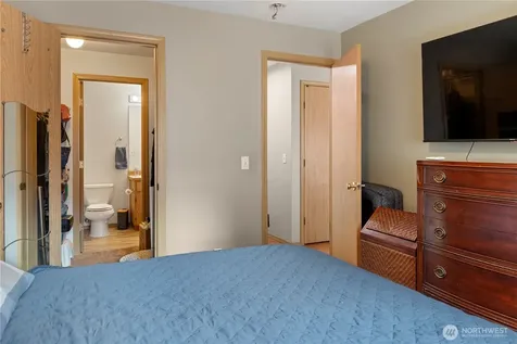 6352 24th Avenue SW Seattle WA 98106
