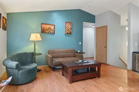 6352 24th Avenue SW Seattle WA 98106