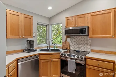 6352 24th Avenue SW Seattle WA 98106