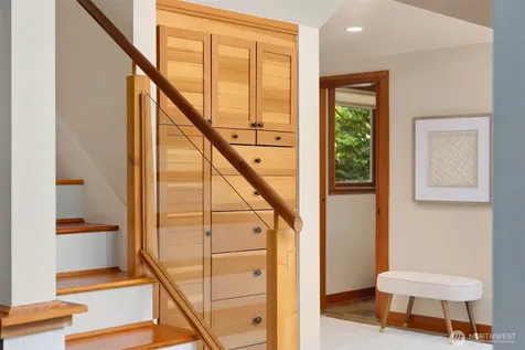6900 NE Dolphin Drive Bainbridge Island WA 98110