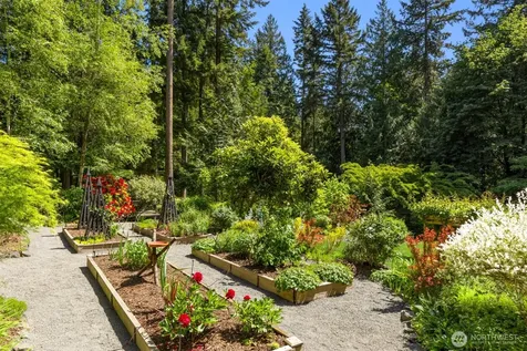 6900 NE Dolphin Drive Bainbridge Island WA 98110