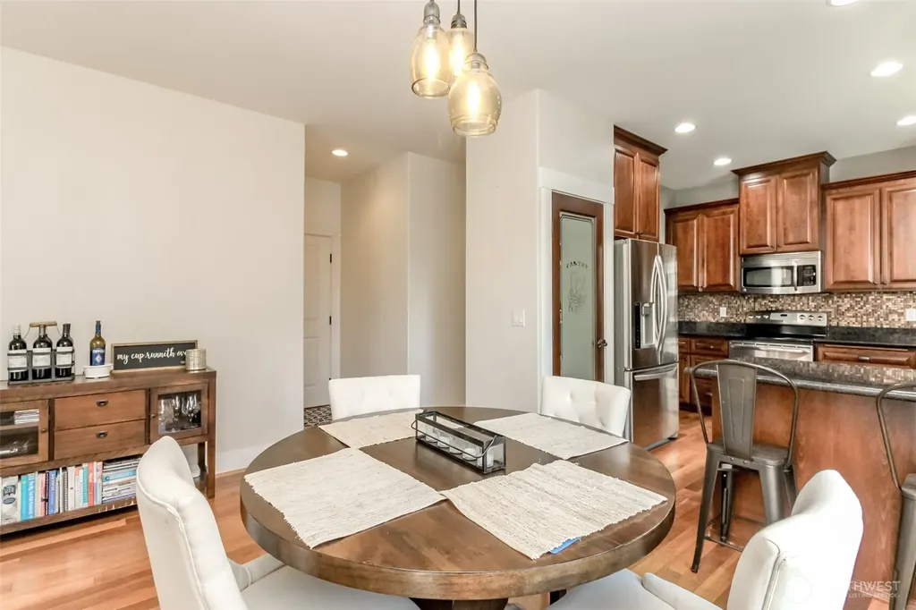 1094 Potlatch Drive Fox Island WA 98333