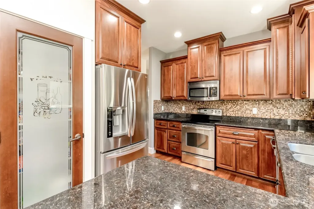 1094 Potlatch Drive Fox Island WA 98333