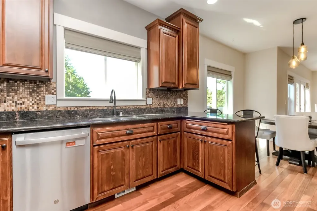 1094 Potlatch Drive Fox Island WA 98333