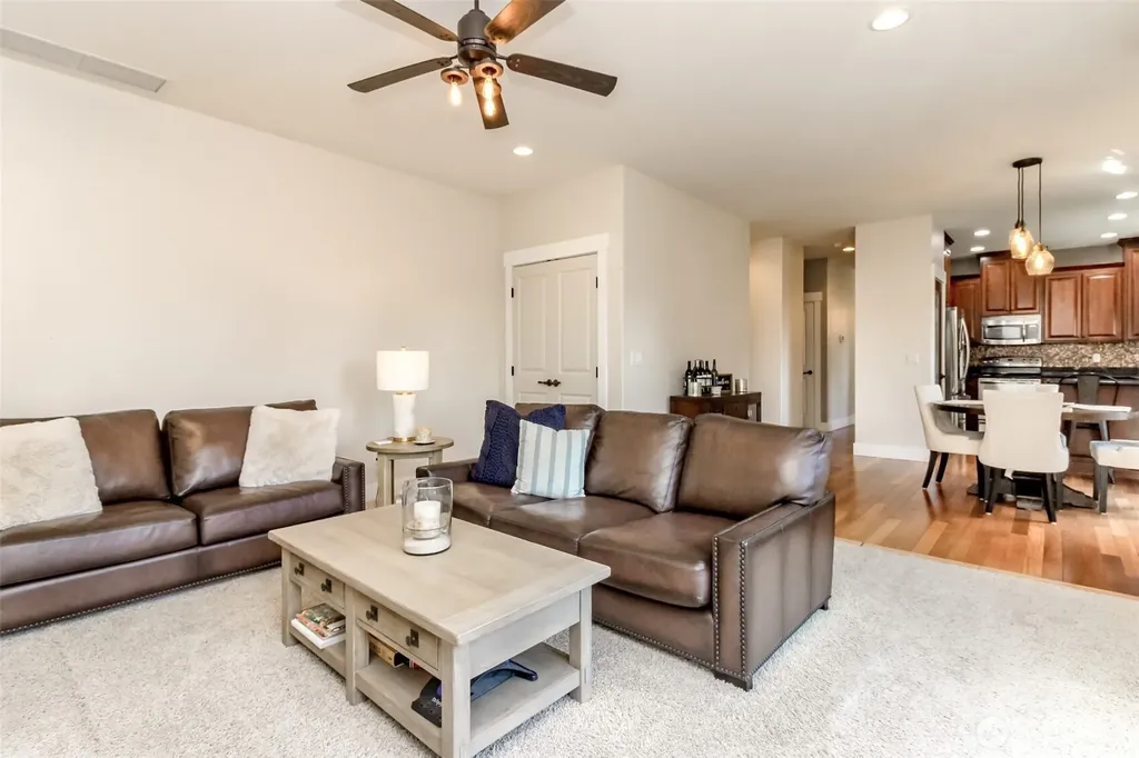 1094 Potlatch Drive Fox Island WA 98333