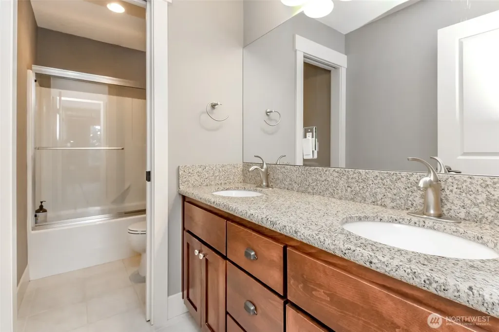 1094 Potlatch Drive Fox Island WA 98333
