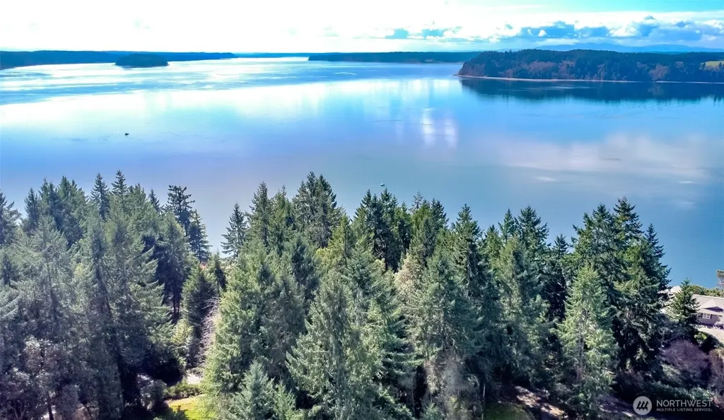 1094 Potlatch Drive Fox Island WA 98333