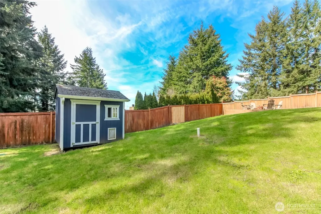 1094 Potlatch Drive Fox Island WA 98333