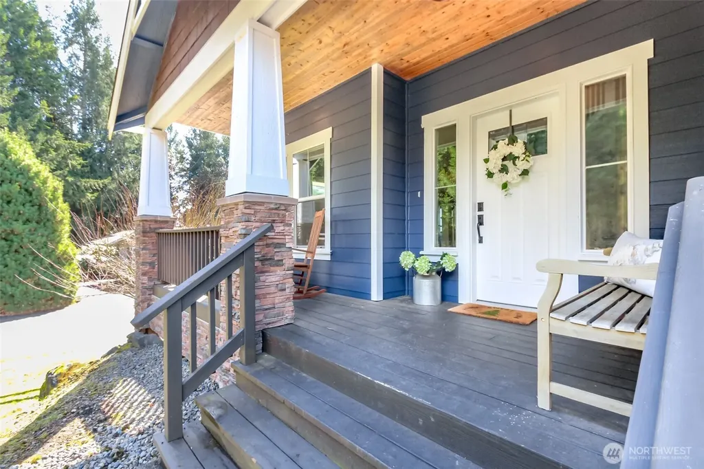 1094 Potlatch Drive Fox Island WA 98333