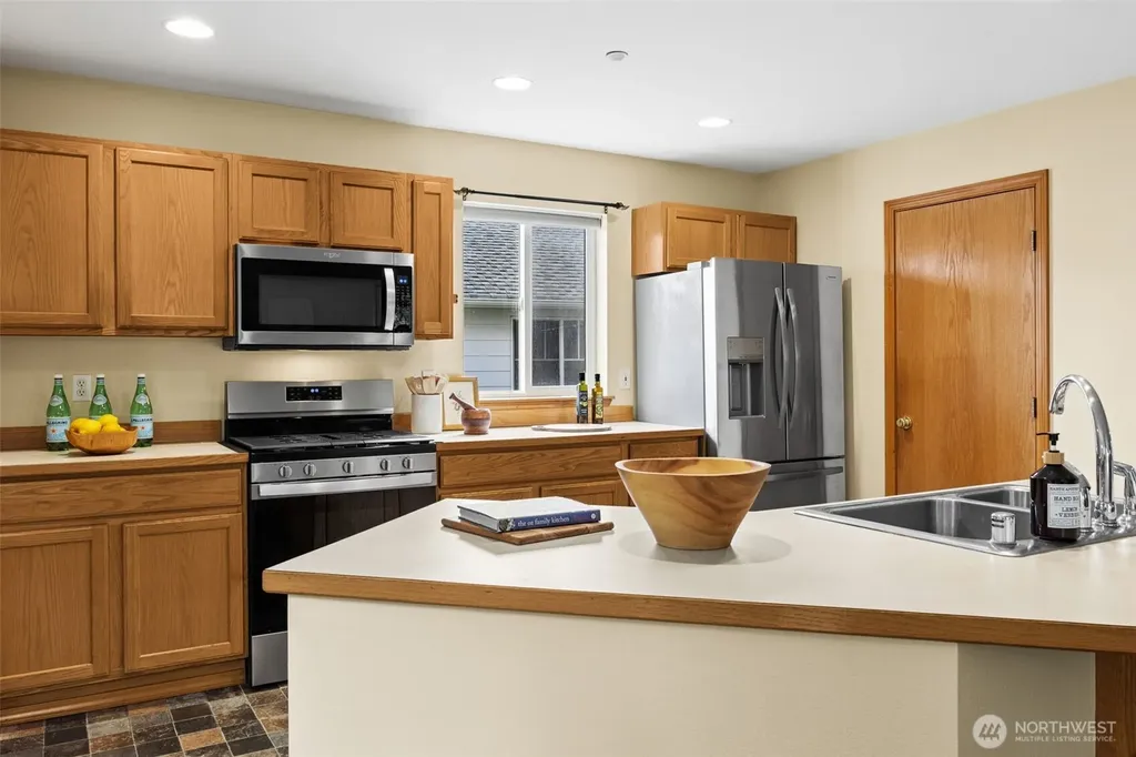 2245 Mcdonald Avenue Dupont WA 98327