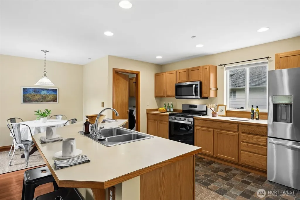 2245 Mcdonald Avenue Dupont WA 98327