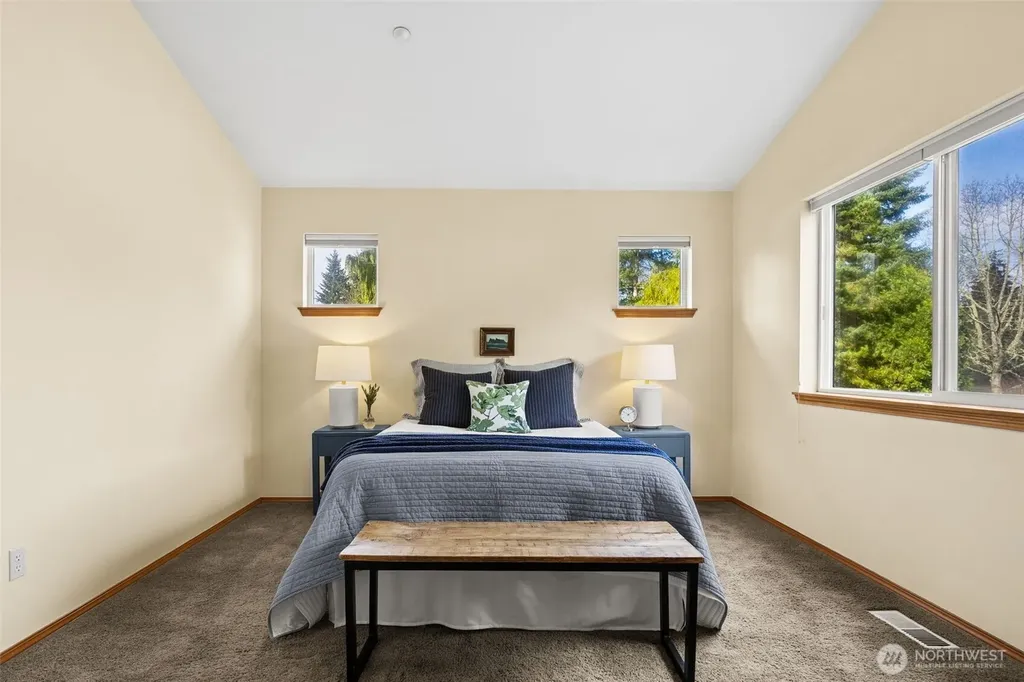 2245 Mcdonald Avenue Dupont WA 98327