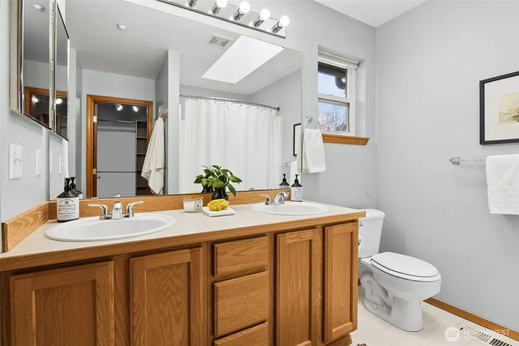 2245 Mcdonald Avenue Dupont WA 98327