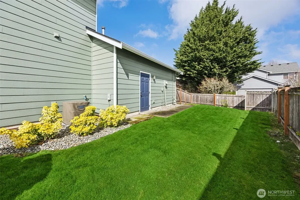 2245 Mcdonald Avenue Dupont WA 98327
