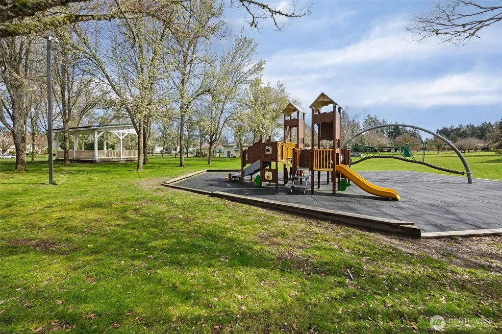 2245 Mcdonald Avenue Dupont WA 98327