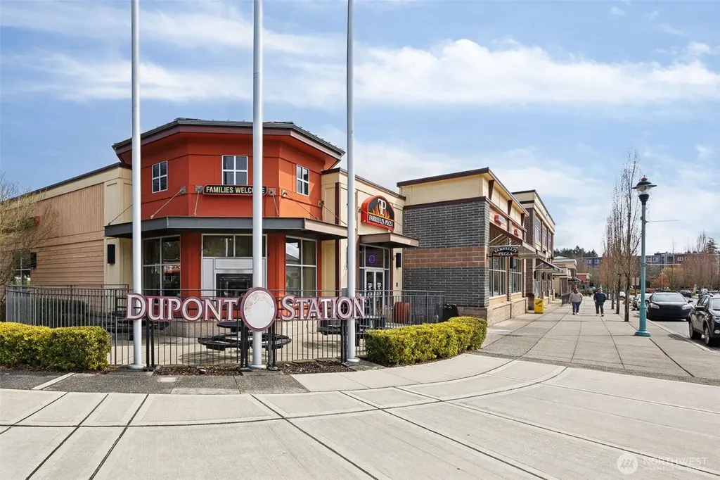 2245 Mcdonald Avenue Dupont WA 98327