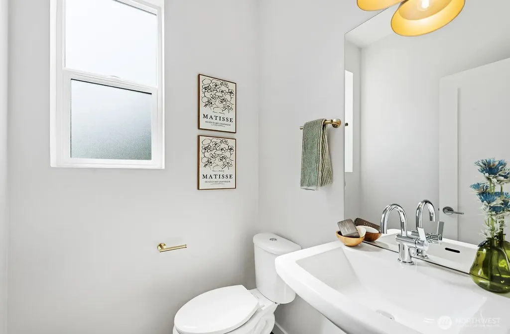 762 NW Holly Street Issaquah WA 98027