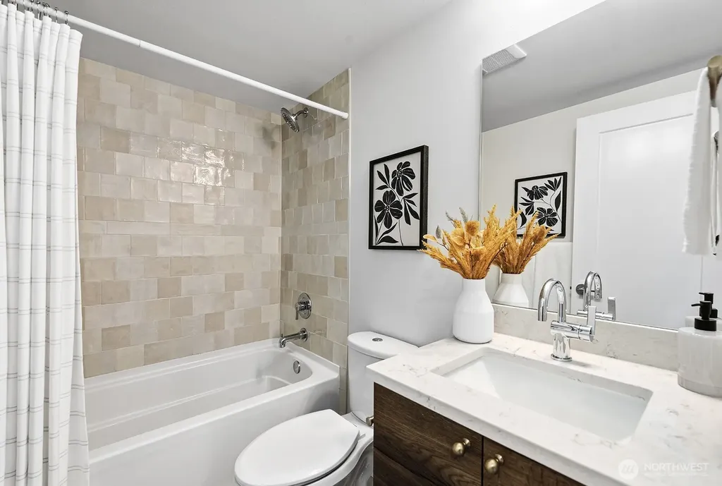 762 NW Holly Street Issaquah WA 98027