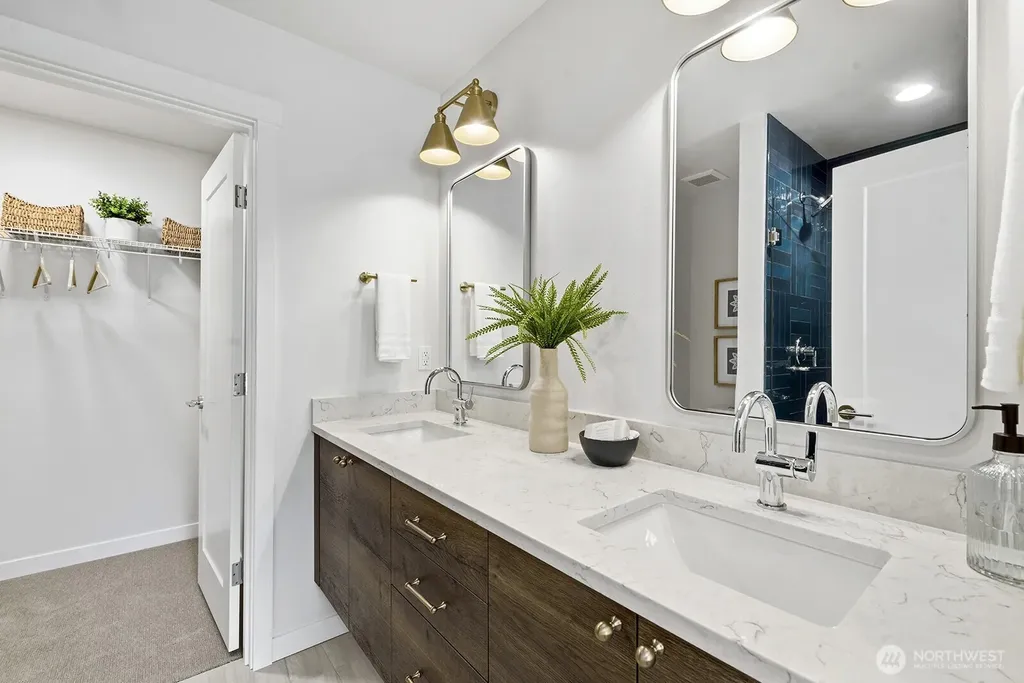762 NW Holly Street Issaquah WA 98027