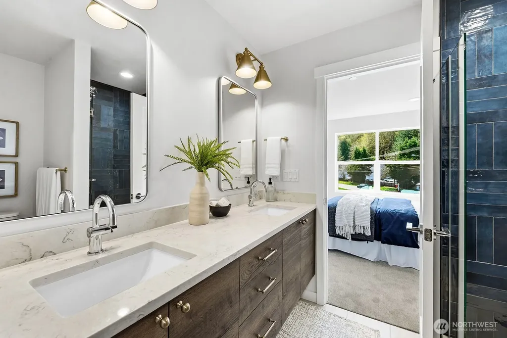 762 NW Holly Street Issaquah WA 98027