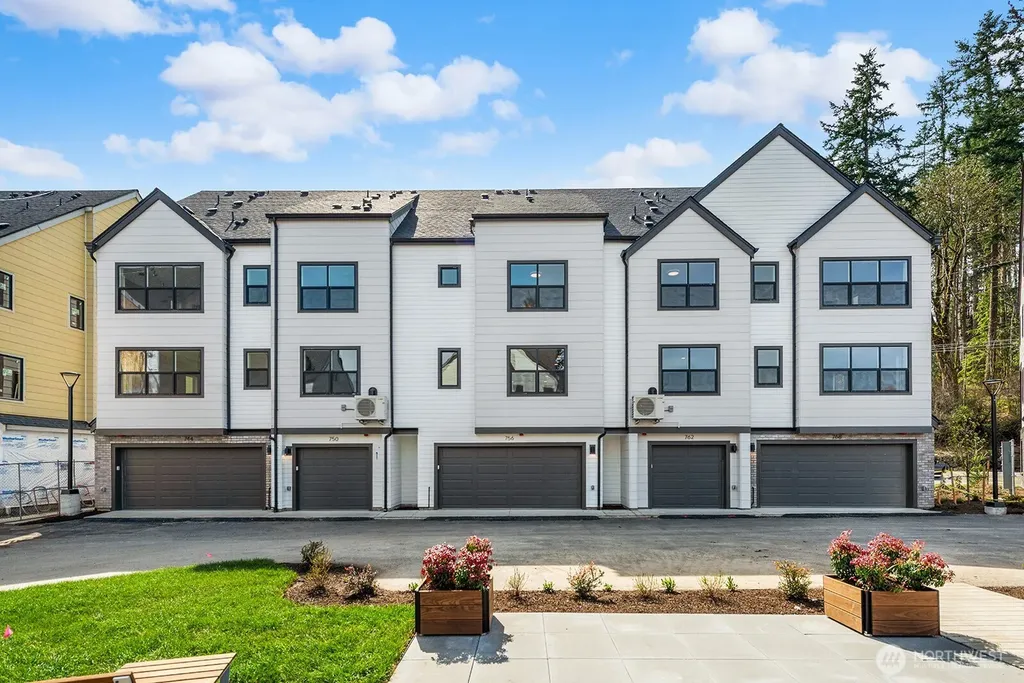 762 NW Holly Street Issaquah WA 98027