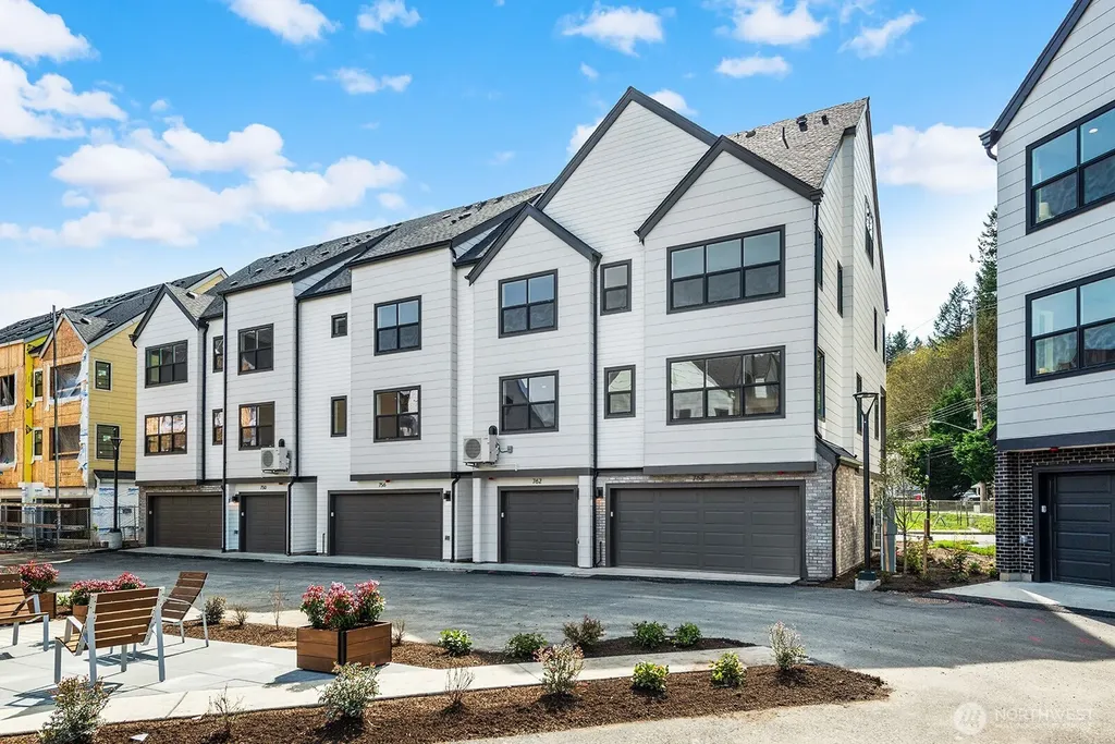 762 NW Holly Street Issaquah WA 98027