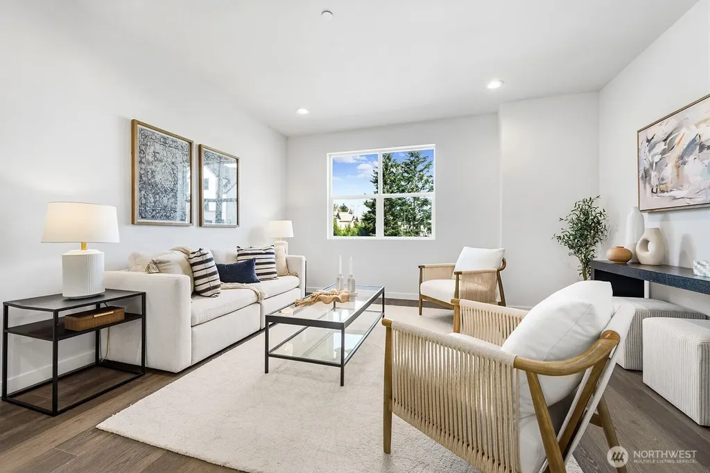 762 NW Holly Street Issaquah WA 98027