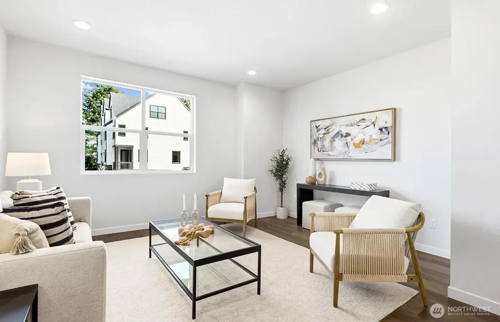 762 NW Holly Street Issaquah WA 98027
