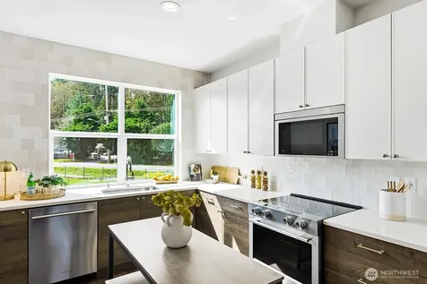 762 NW Holly Street Issaquah WA 98027