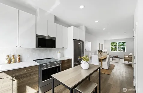 762 NW Holly Street Issaquah WA 98027
