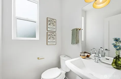 762 NW Holly Street Issaquah WA 98027