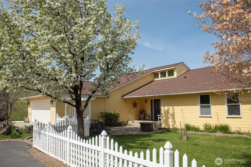 1677 Dodge Road Ellensburg WA 98926