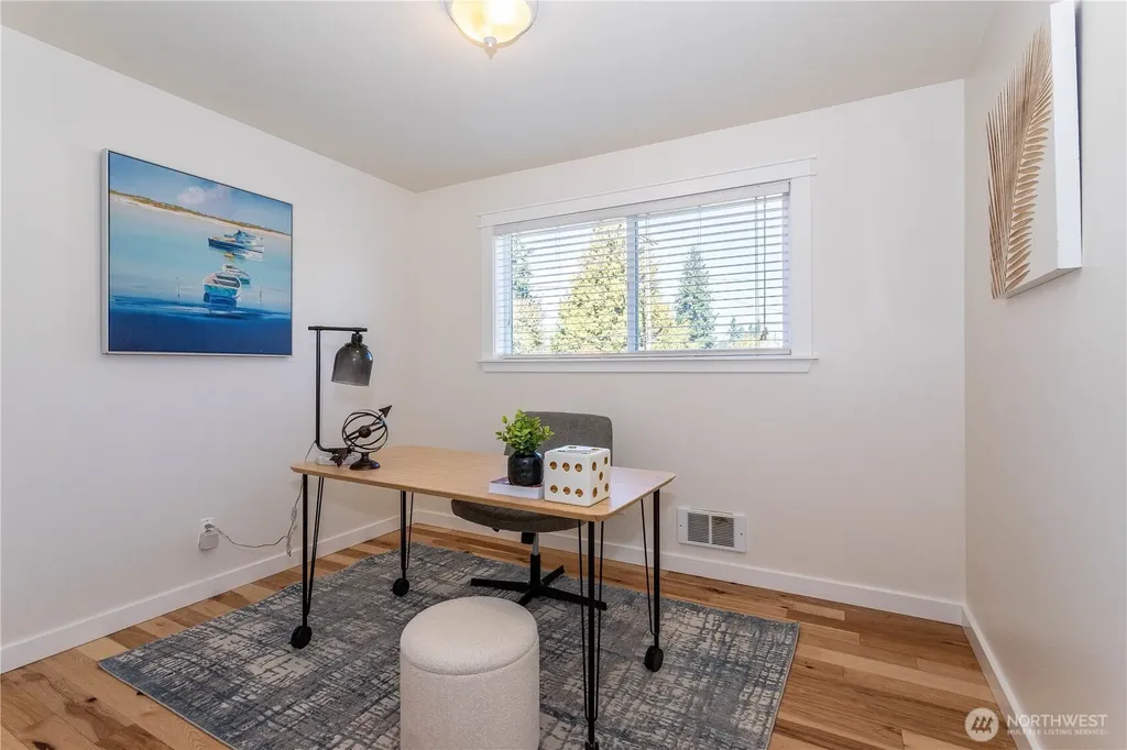 3905 NE 6th Street Renton WA 98056