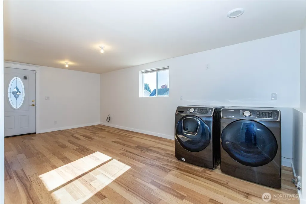 3905 NE 6th Street Renton WA 98056