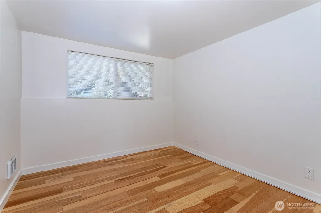 3905 NE 6th Street Renton WA 98056