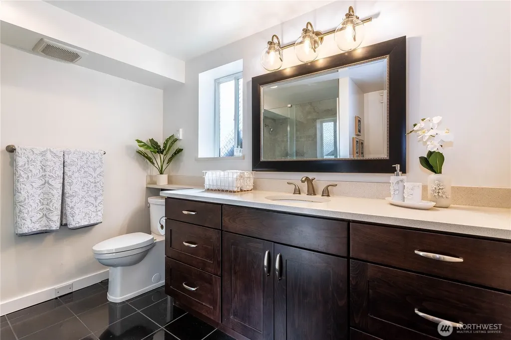 3905 NE 6th Street Renton WA 98056