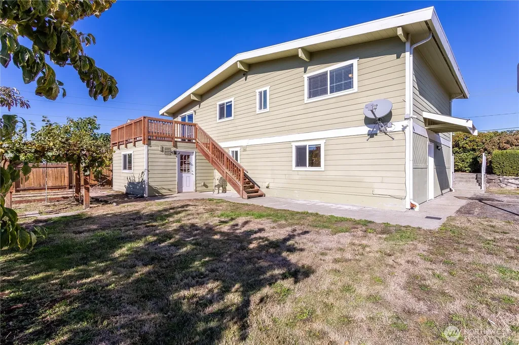 3905 NE 6th Street Renton WA 98056
