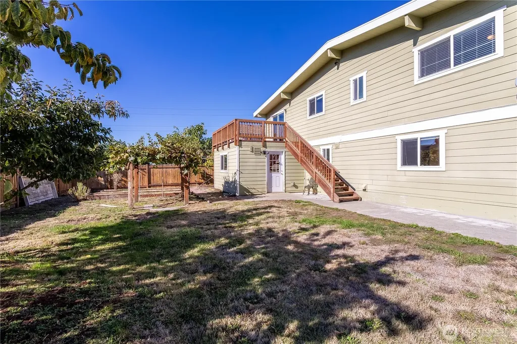 3905 NE 6th Street Renton WA 98056
