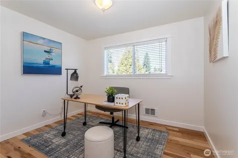 3905 NE 6th Street Renton WA 98056