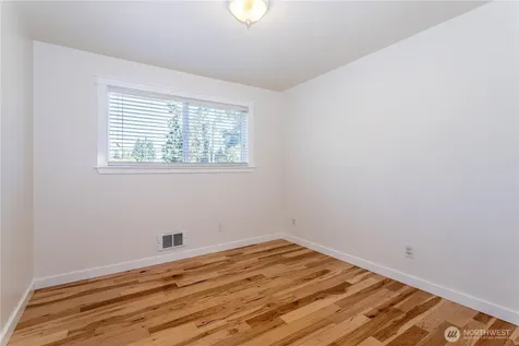 3905 NE 6th Street Renton WA 98056