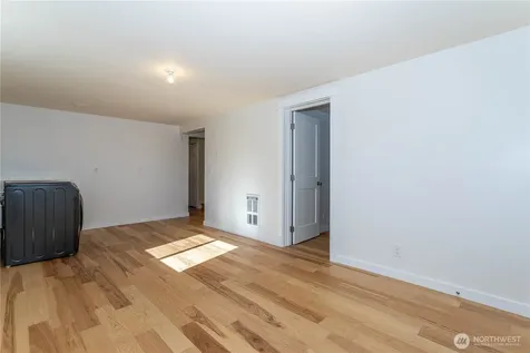 3905 NE 6th Street Renton WA 98056