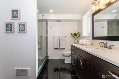 3905 NE 6th Street Renton WA 98056